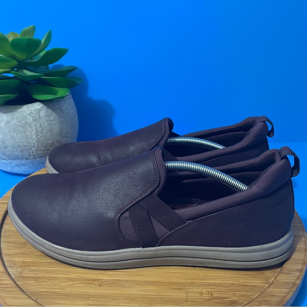 Cloudsteppers Clarks Breeze Bali Loafers Purple Leather Slip-On Flats Size 9.5W